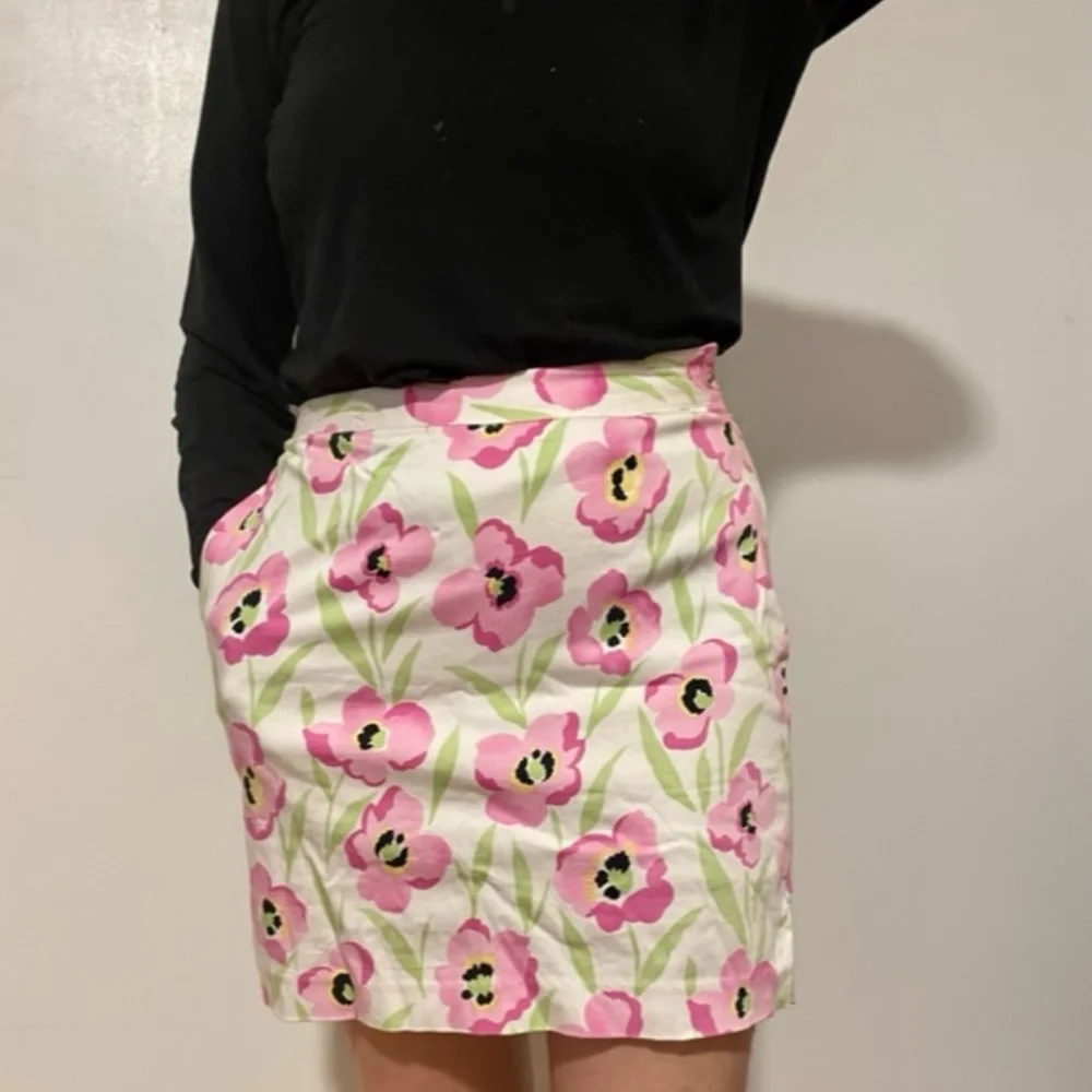 FLORAL SKORT - Picture 1 of 2